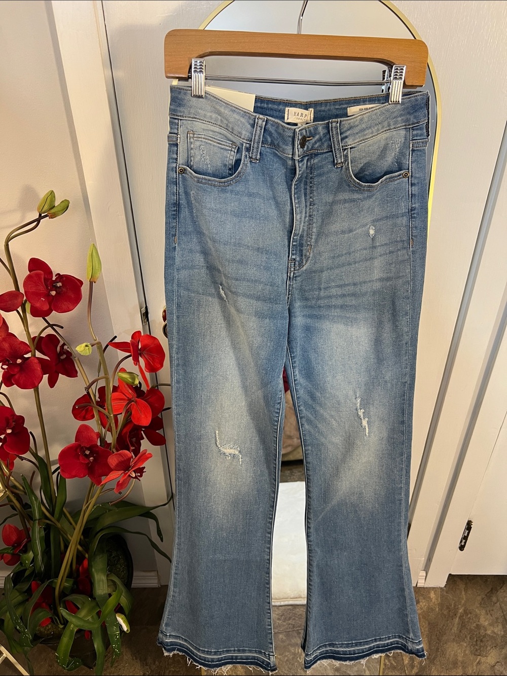 NWT Harper Heritage High Rise Flare Distressed Raw Released Hem Jeans Sz 29